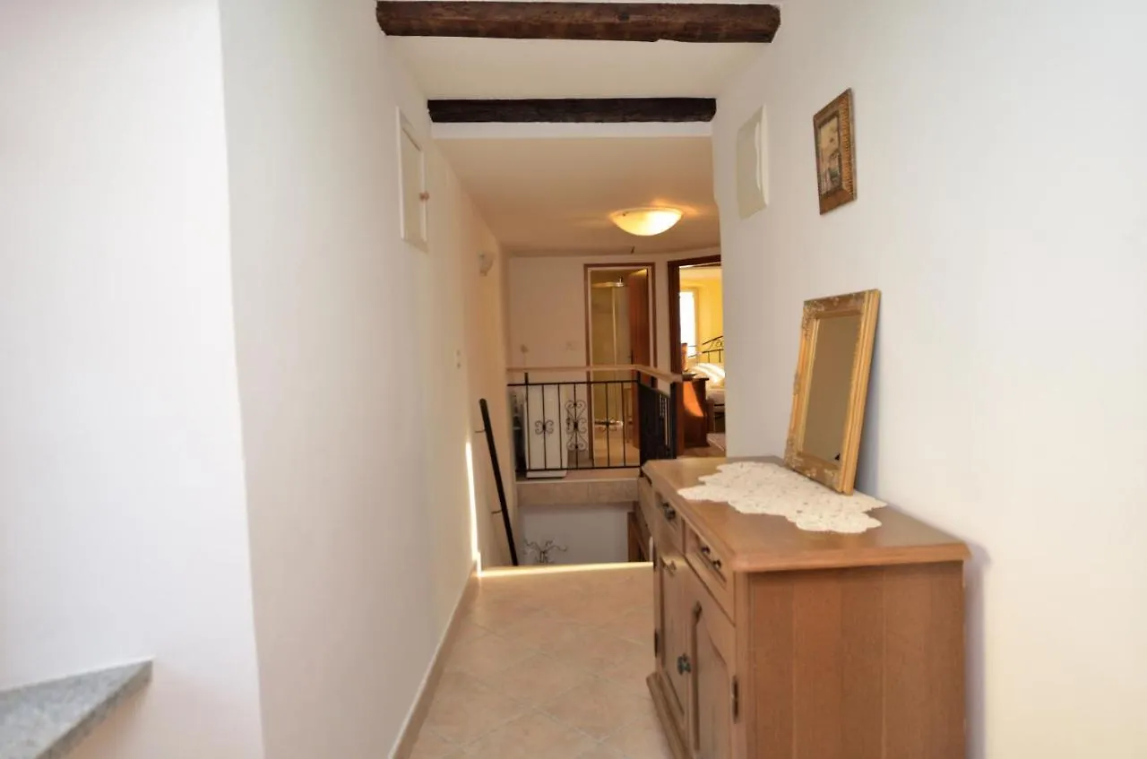 Apartment Stari Grad Lovran 0*,
