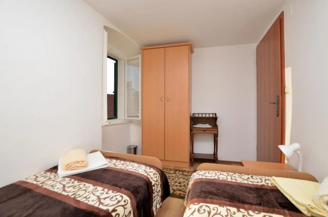 Apartment Stari Grad Lovran 0*,