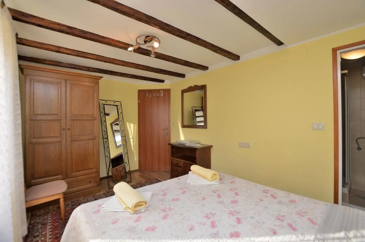 Apartment Stari Grad Lovran Kroatië